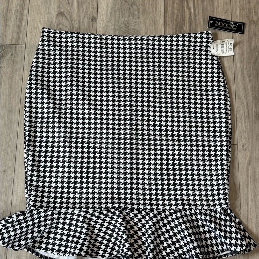 NY Collection Black and White Ruffled Pencil Skirt